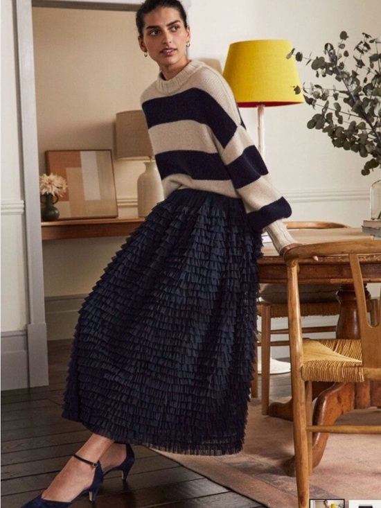 Boden Dresses & Skirts - NWT - BODEN - Women's Navy Tiered Ruffle Skirt with Metallic Waistband - Sz 10